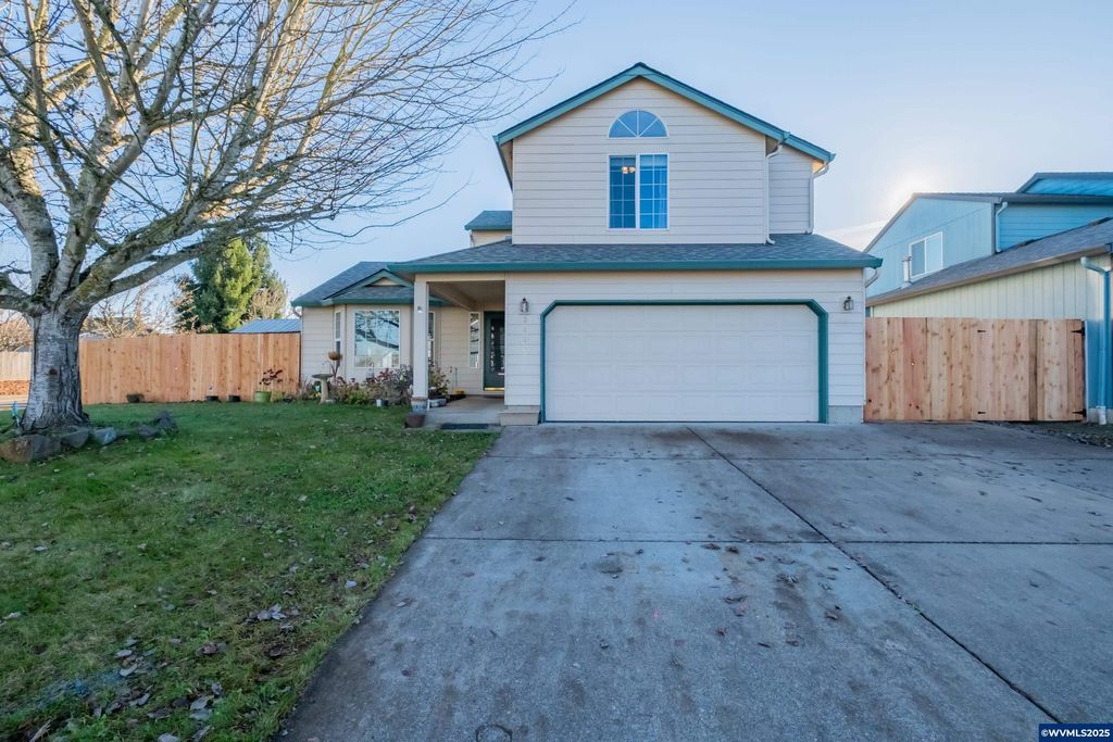 Image 1 of property listing at 3116 S 23rd Av, Albany, OR 97322