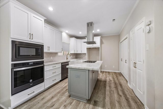 14611 Rio Pinar Circle, Houston, TX 77095