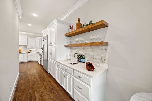 937 Travelers Ct, Nashville, TN 37220