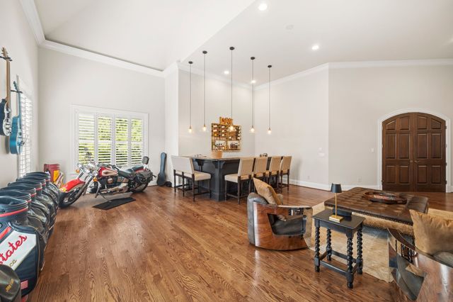 937 Travelers Ct, Nashville, TN 37220