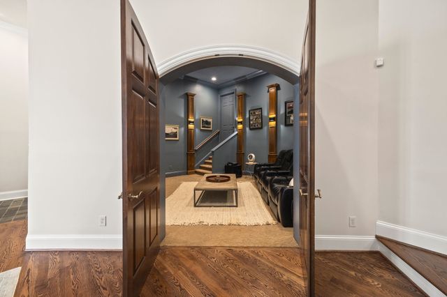 937 Travelers Ct, Nashville, TN 37220