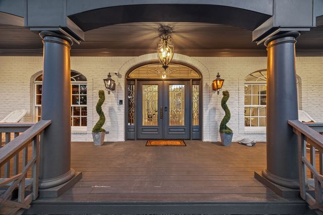 937 Travelers Ct, Nashville, TN 37220