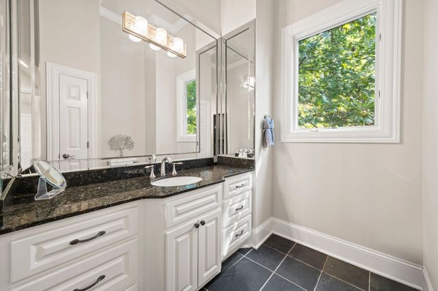 937 Travelers Ct, Nashville, TN 37220