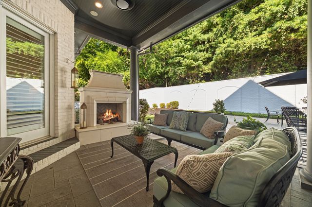 937 Travelers Ct, Nashville, TN 37220