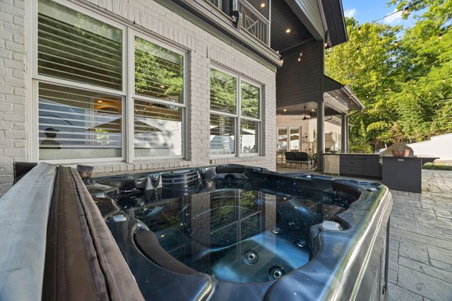 937 Travelers Ct, Nashville, TN 37220