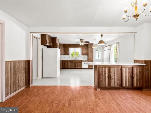 3 W GEORGE ST, Walkersville, MD 21793
