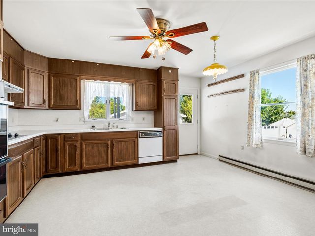 3 W GEORGE ST, Walkersville, MD 21793