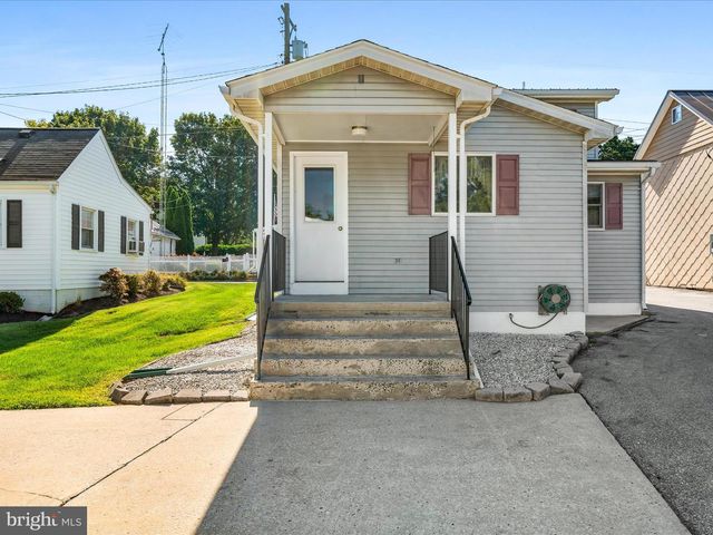 3 W GEORGE ST, Walkersville, MD 21793