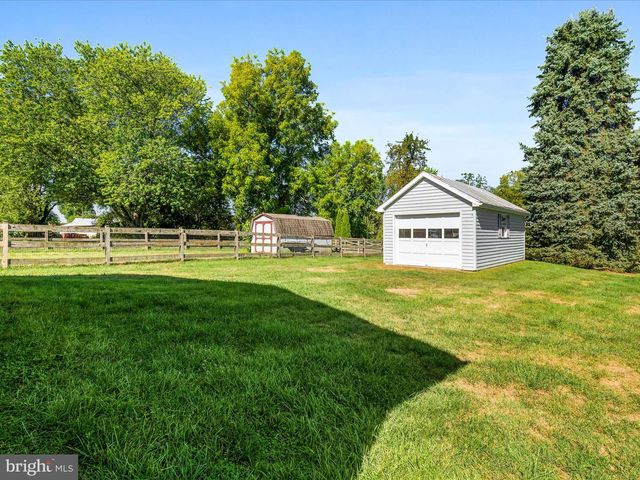 3 W GEORGE ST, Walkersville, MD 21793