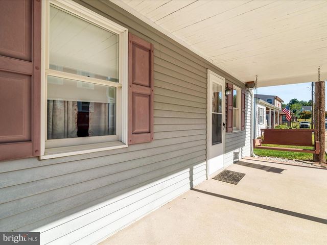 3 W GEORGE ST, Walkersville, MD 21793