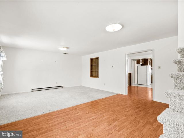 3 W GEORGE ST, Walkersville, MD 21793