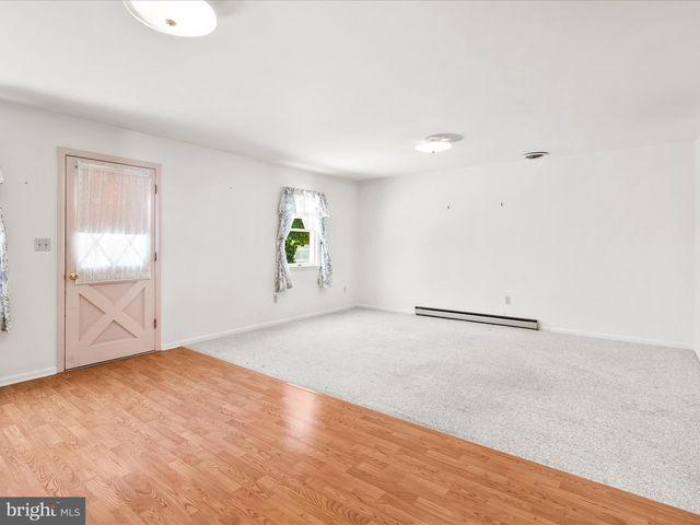 3 W GEORGE ST, Walkersville, MD 21793