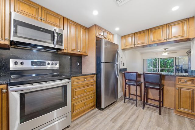 1981 W Woolbright Road E101, Boynton Beach, FL 33426