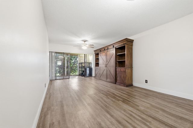 1981 W Woolbright Road E101, Boynton Beach, FL 33426