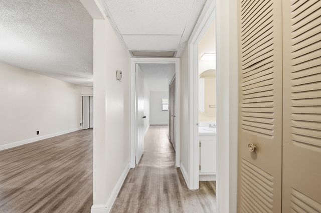 1981 W Woolbright Road E101, Boynton Beach, FL 33426