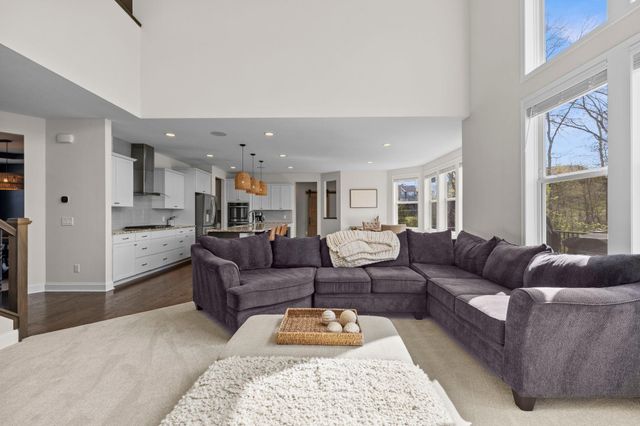 16725 56th Avenue N, Plymouth, MN 55446