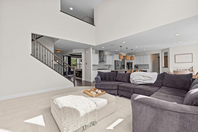 16725 56th Avenue N, Plymouth, MN 55446