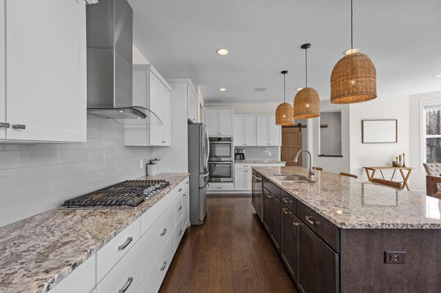 16725 56th Avenue N, Plymouth, MN 55446