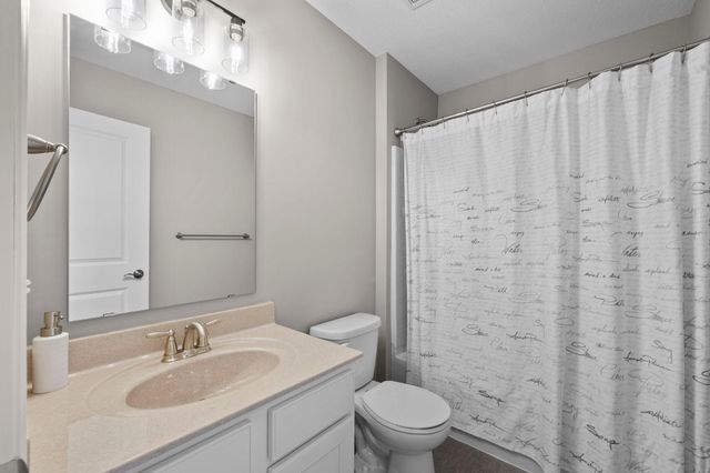 16725 56th Avenue N, Plymouth, MN 55446