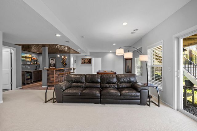 16725 56th Avenue N, Plymouth, MN 55446