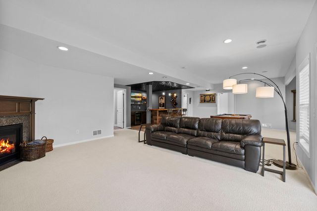 16725 56th Avenue N, Plymouth, MN 55446