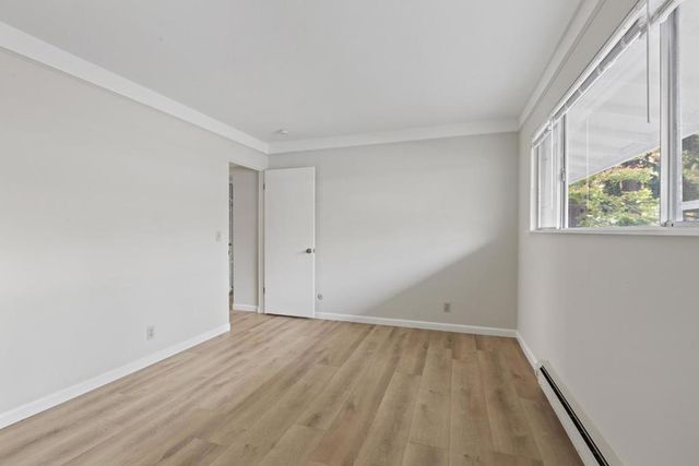 500 W Middlefield Road 18, Mountain View, CA 94043