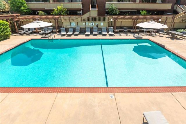 500 W Middlefield Road 18, Mountain View, CA 94043