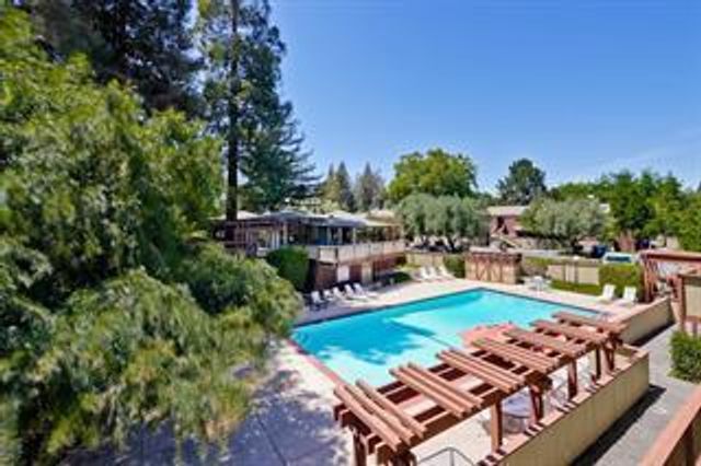 500 W Middlefield Road 18, Mountain View, CA 94043