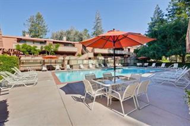 500 W Middlefield Road 18, Mountain View, CA 94043