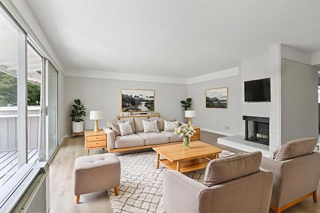 500 W Middlefield Road 18, Mountain View, CA 94043