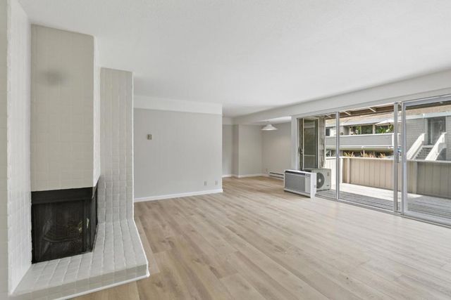 500 W Middlefield Road 18, Mountain View, CA 94043