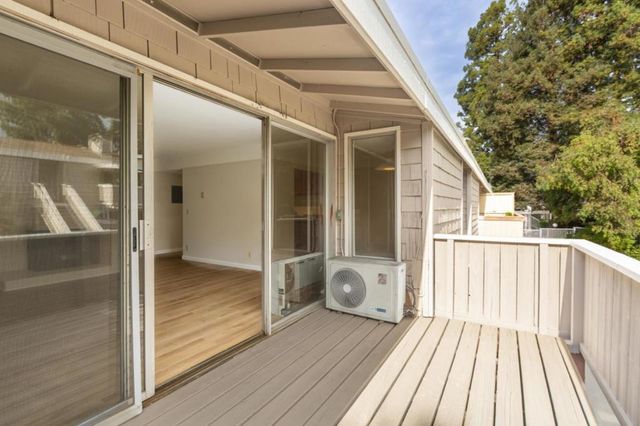 500 W Middlefield Road 18, Mountain View, CA 94043