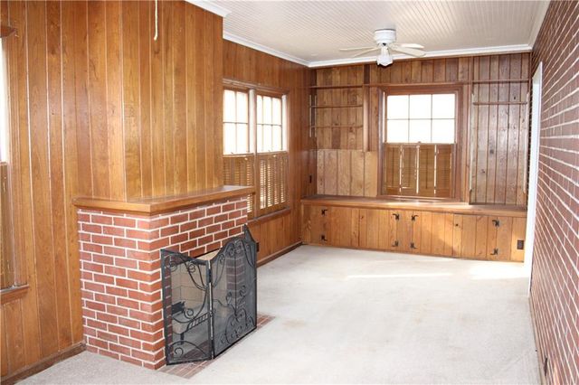 2003 S Elm Street, Pittsburg, KS 66762