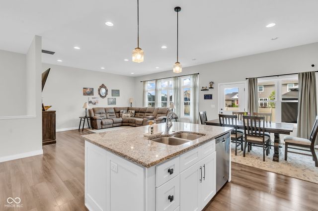 2570 Coneflower Court, Columbus, IN 47201