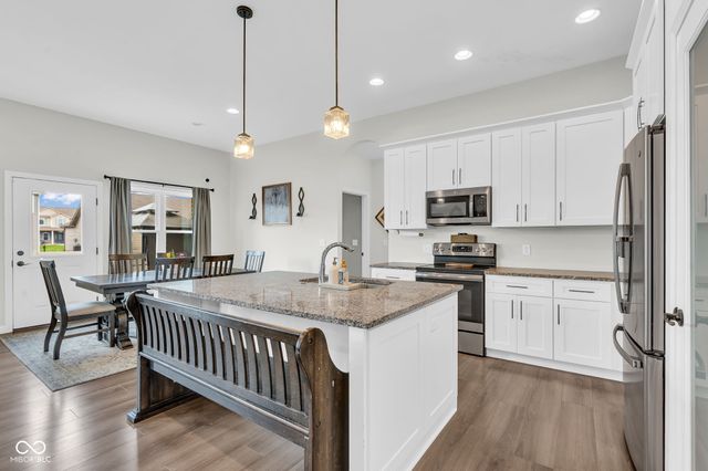 2570 Coneflower Court, Columbus, IN 47201