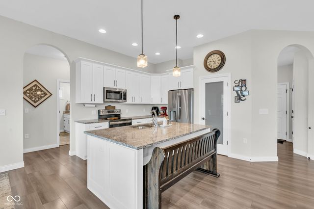 2570 Coneflower Court, Columbus, IN 47201