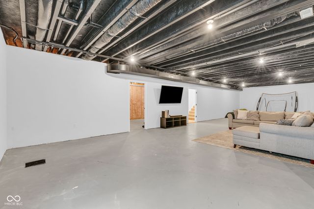 2570 Coneflower Court, Columbus, IN 47201