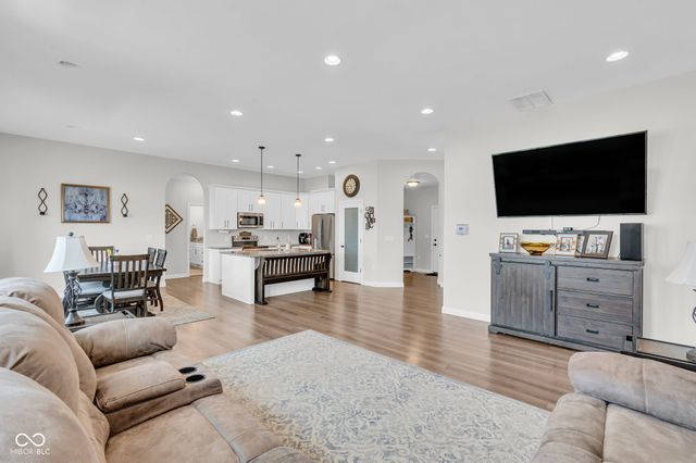 2570 Coneflower Court, Columbus, IN 47201