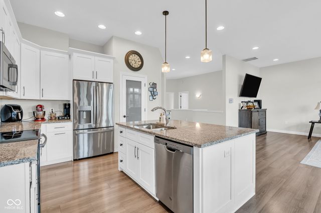 2570 Coneflower Court, Columbus, IN 47201