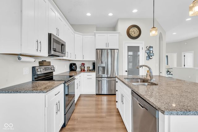 2570 Coneflower Court, Columbus, IN 47201