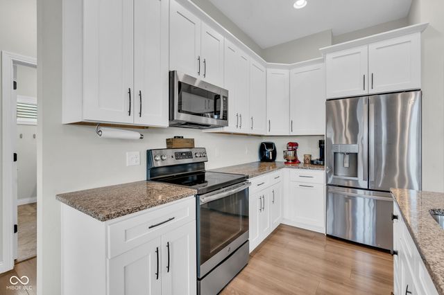 2570 Coneflower Court, Columbus, IN 47201