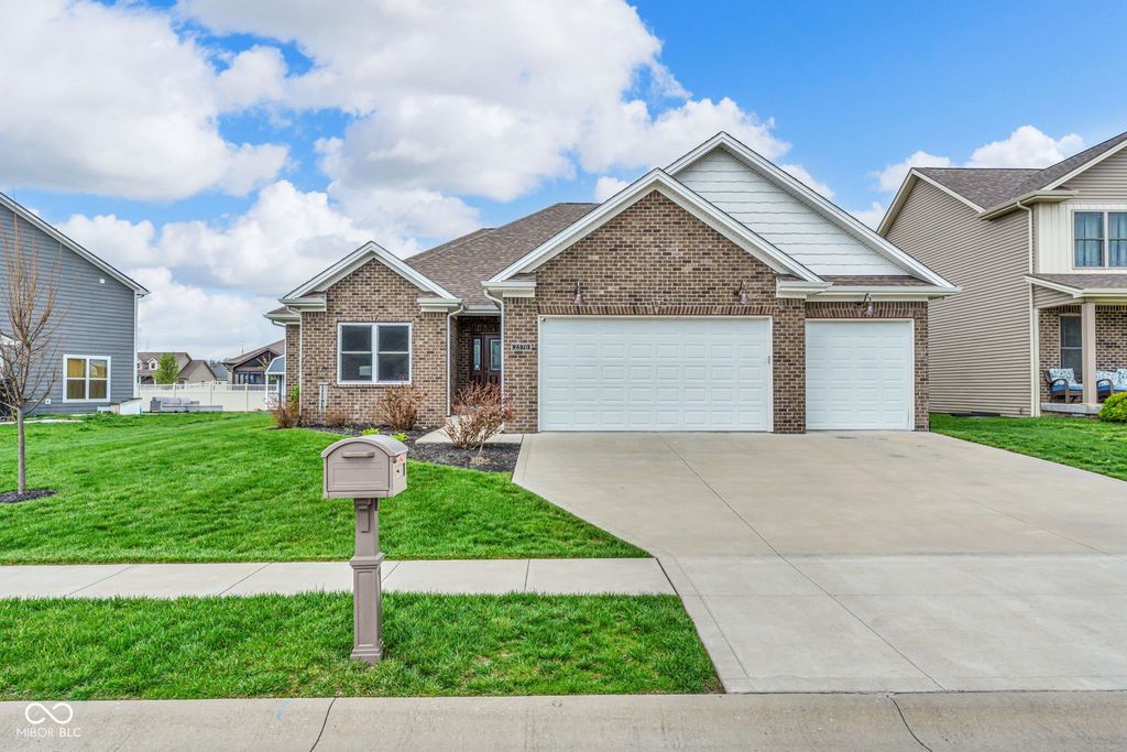 2570 Coneflower Court, Columbus, IN 47201