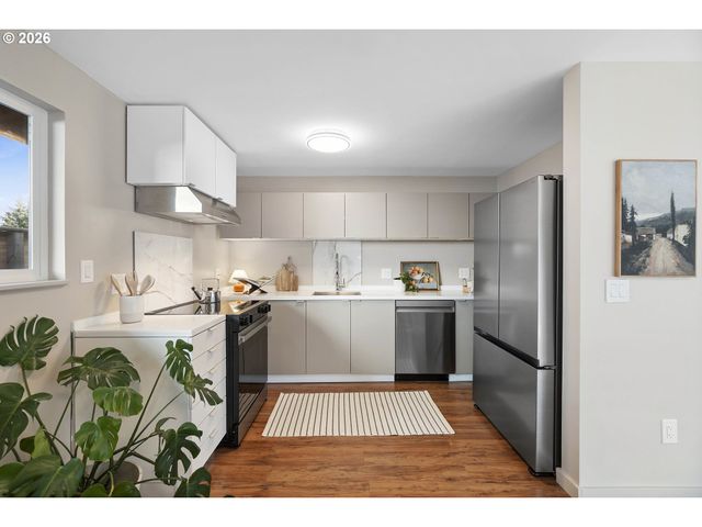 5520 Se REEDWAY St, Portland, OR 97206