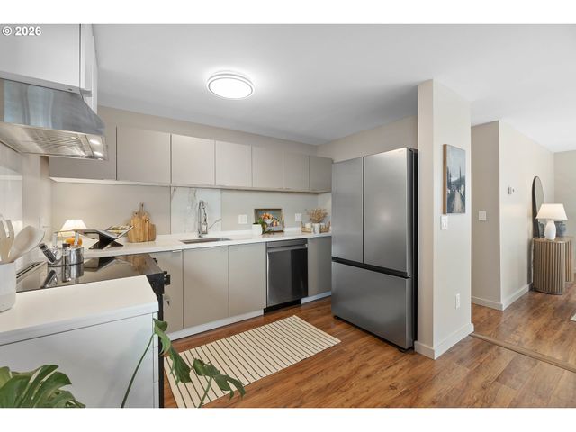 5520 Se REEDWAY St, Portland, OR 97206