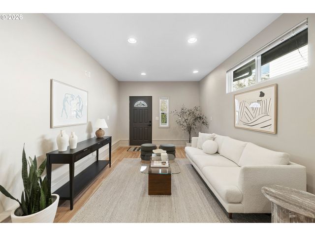 5520 Se REEDWAY St, Portland, OR 97206