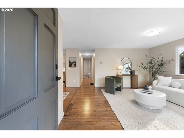 5520 Se REEDWAY St, Portland, OR 97206