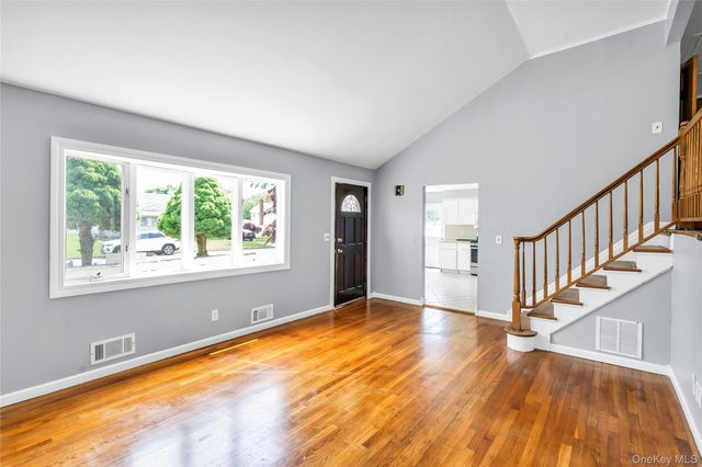 86 W 17th Street, Deer Park, NY 11729