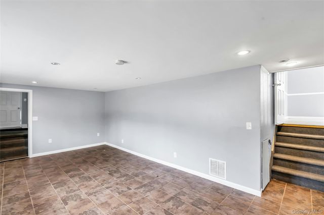 86 W 17th Street, Deer Park, NY 11729