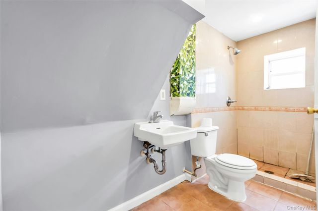 86 W 17th Street, Deer Park, NY 11729