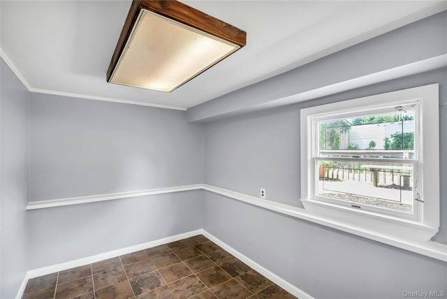 86 W 17th Street, Deer Park, NY 11729